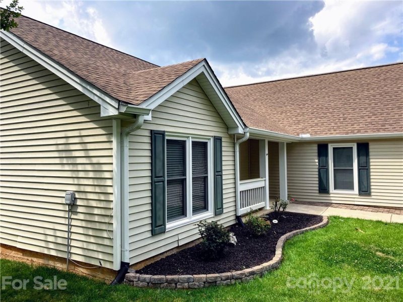 Property image 4 at 10106 Fairlea Drive, Charlotte, NC 28269