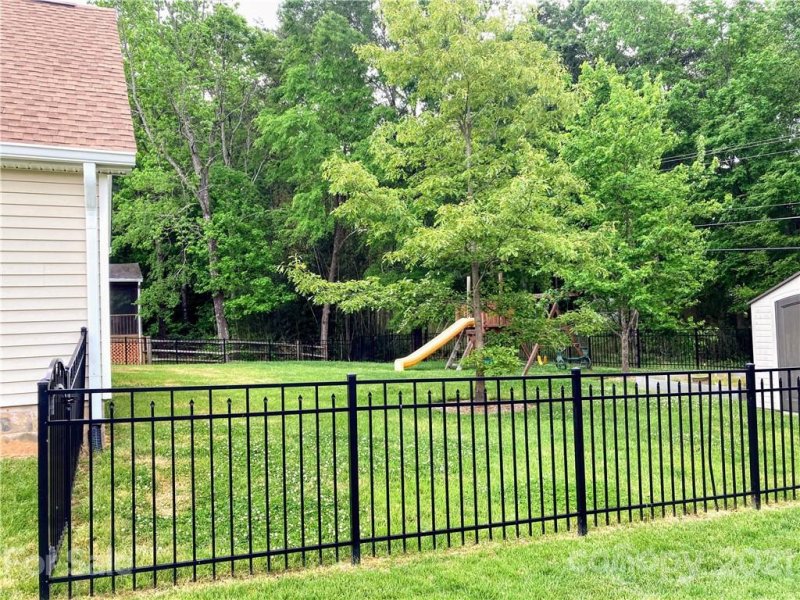 Property image 5 at 10106 Fairlea Drive, Charlotte, NC 28269