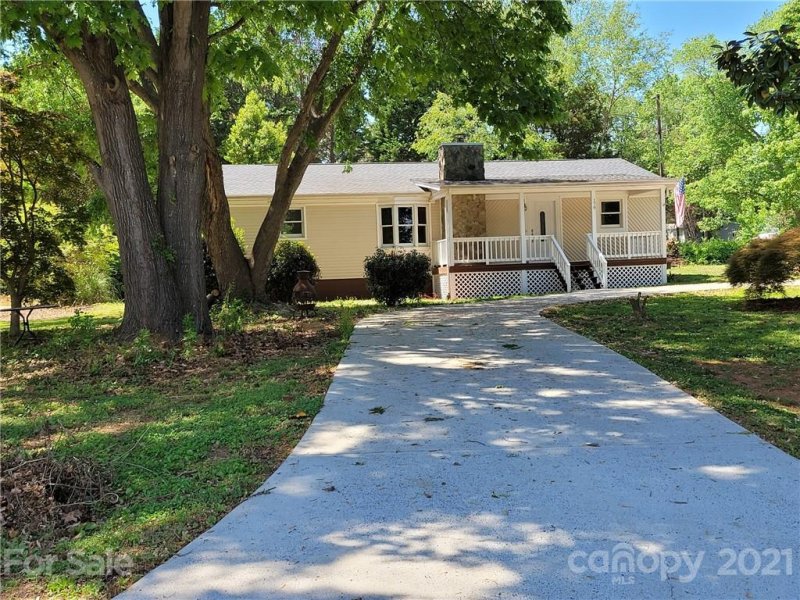 Property image 2 at 179 Hazelton Loop, Mooresville, NC 28117