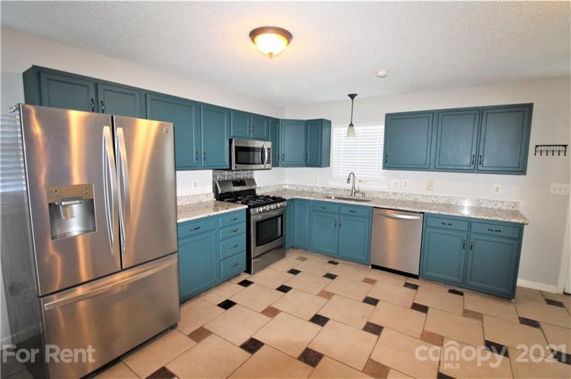 Property image 5 at 5062 Curtiswood Drive, Charlotte, NC 28213