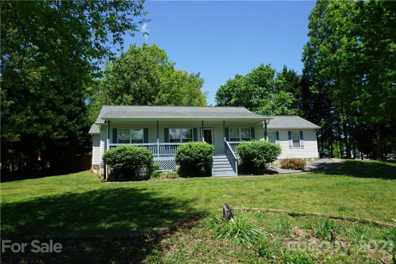 Property image 2 at 2125 Redberry Lane, Conover, NC 28613