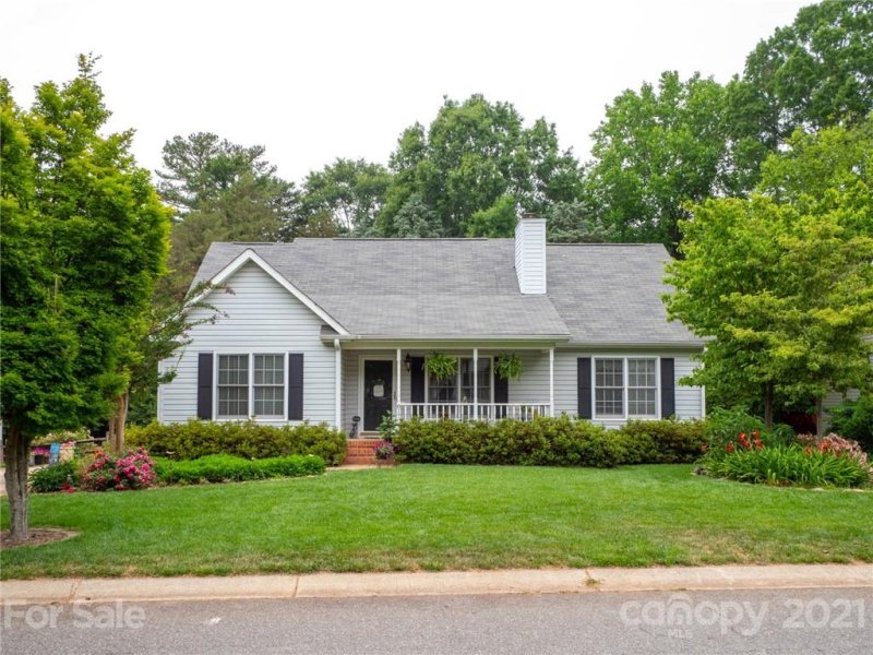 Property image 2 at 817 Thistledown Drive, Rock Hill, SC 29730