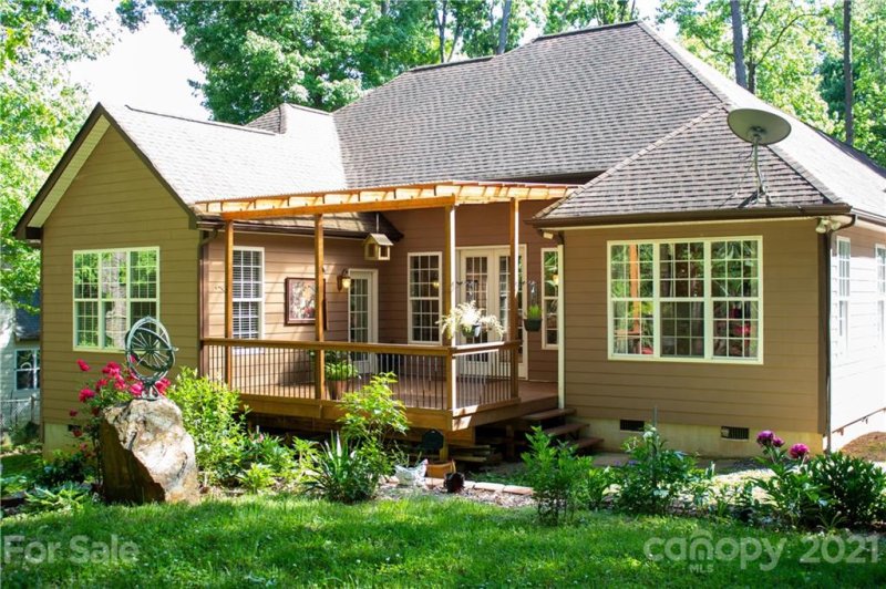 Property image 2 at 8930 Gosnell Drive, Charlotte, NC 28227