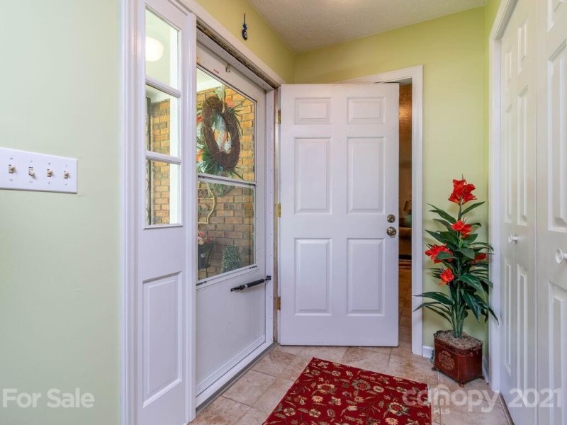 Property image 5 at 51 Starlight Lane, Hendersonville, NC 28792