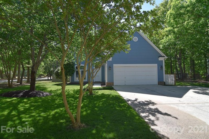 Property image 2 at 8134 Hunley Ridge Road, Matthews, NC 28104