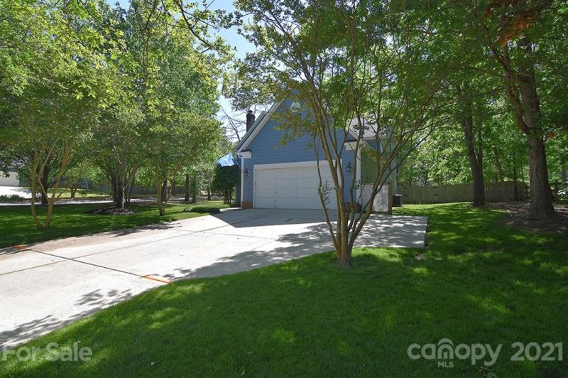 Property image 3 at 8134 Hunley Ridge Road, Matthews, NC 28104