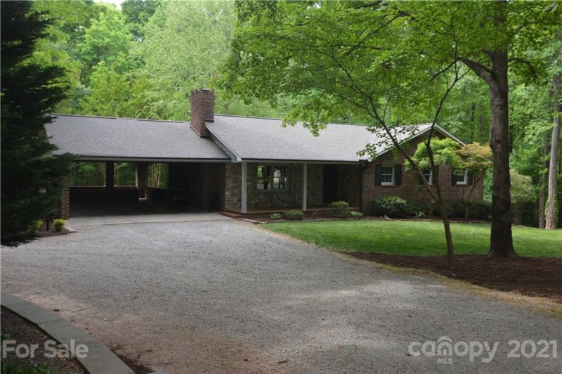 Property image 2 at 7556 Deer Track Drive, Denver, NC 28037