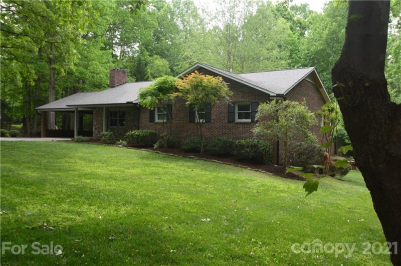 Property image 3 at 7556 Deer Track Drive, Denver, NC 28037