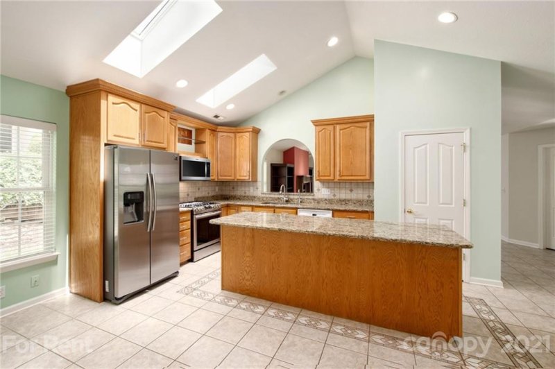 Property image 5 at 8 Stonebridge Drive, Asheville, NC 28805