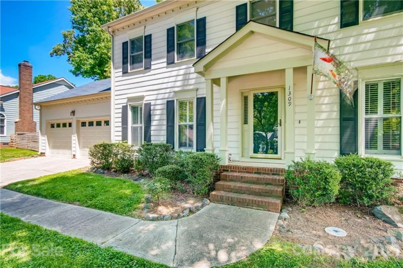 Property image 3 at 1309 Long Paw Lane, Charlotte, NC 28214