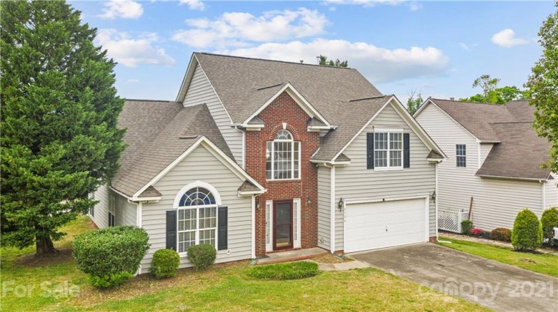 Property image 3 at 2324 Chicory Drive, Charlotte, NC 28213