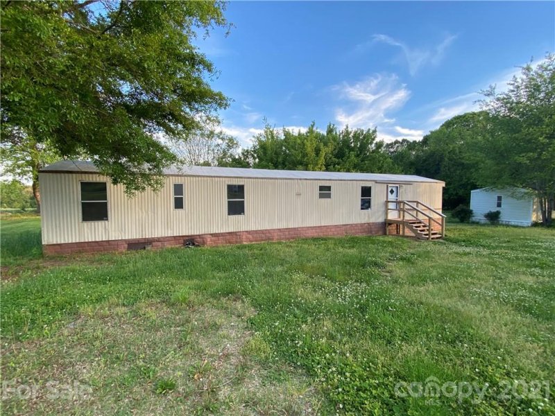 Property image 2 at 1065 Bexley Lane, Lincolnton, NC 28092