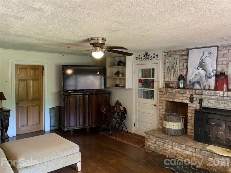 Property image 3 at 433 S 8th Avenue, Maiden, NC 28650