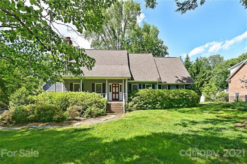 1501 Burtonwood Circle