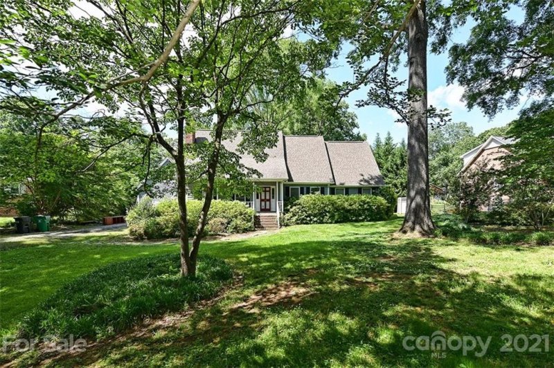 Property image 4 at 1501 Burtonwood Circle, Charlotte, NC 28212