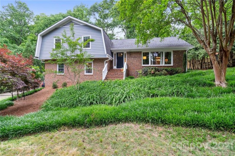 Property image 3 at 6114 Carriagehouse Lane, Charlotte, NC 28226