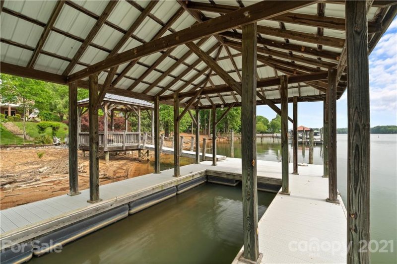 Property image 4 at 2558 Penngate Drive, Sherrills Ford, NC 28673