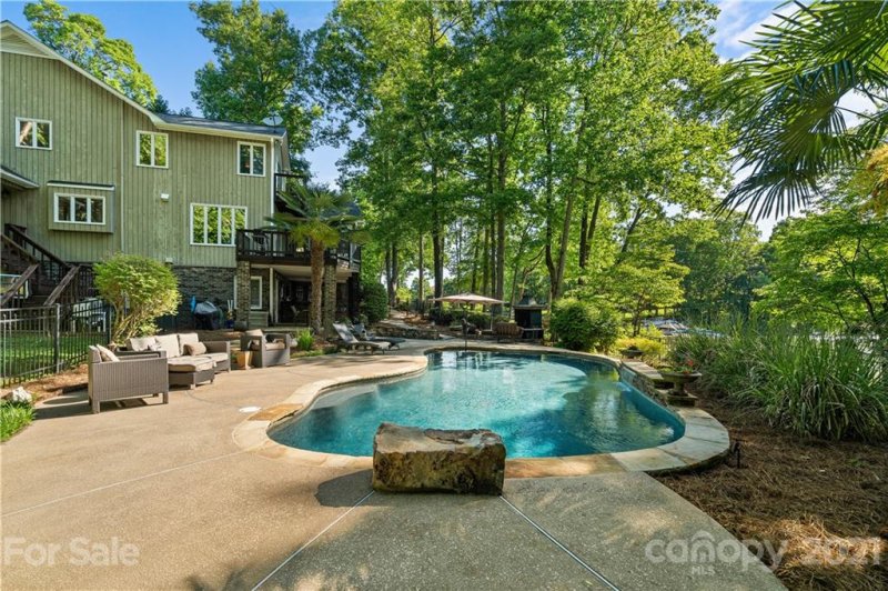 Property image 4 at 21101 Blakely Shores Drive, Cornelius, NC 28031