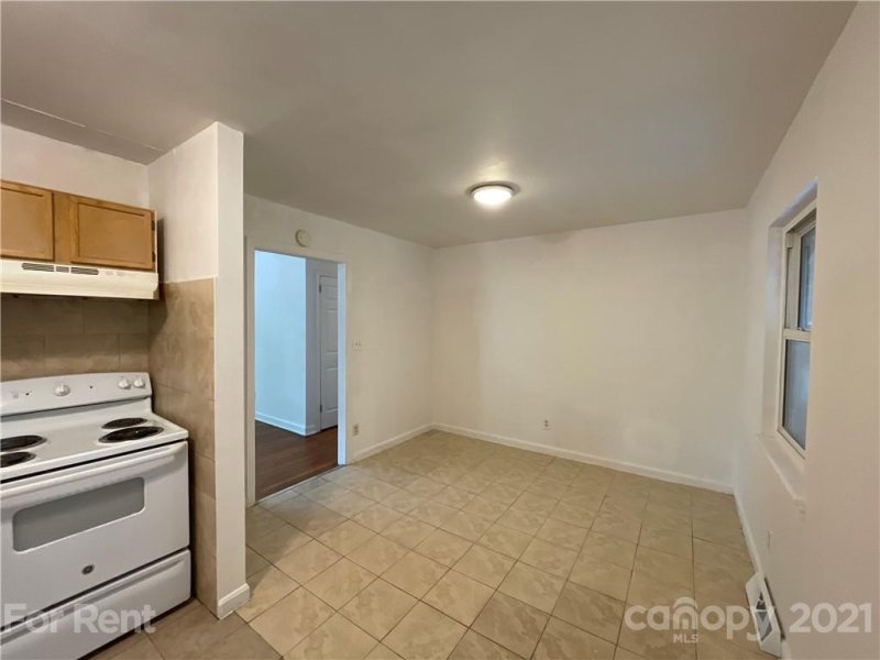 Property image 3 at 3926 Glenville Avenue, Charlotte, NC 28215