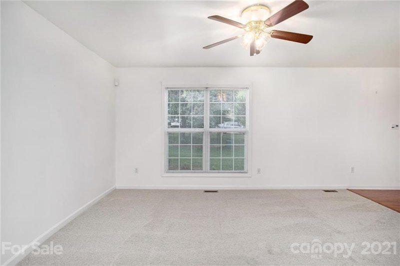 Property image 3 at 235 Crystal Circle, Mooresville, NC 28117