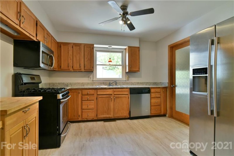 Property image 5 at 32 Starmount Drive, Asheville, NC 28806