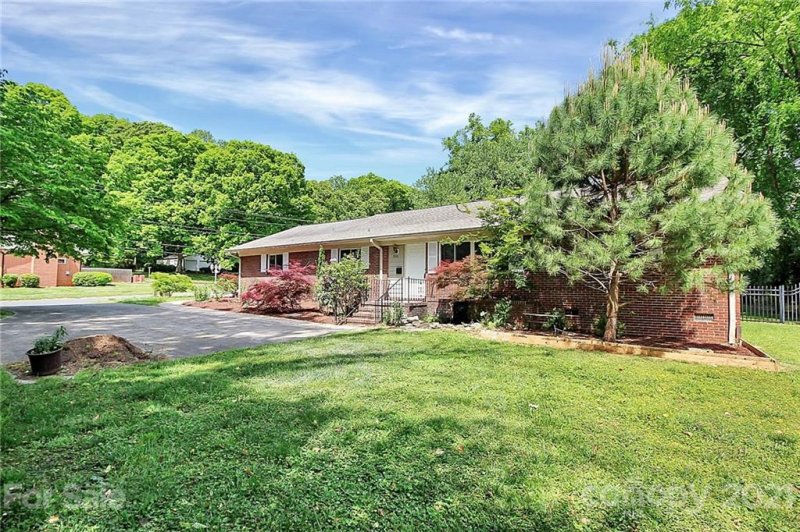 Property image 2 at 7501 Monroe Road, Charlotte, NC 28212