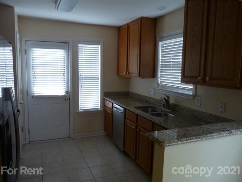 Property image 4 at 6646 Vlosi Drive, Charlotte, NC 28226