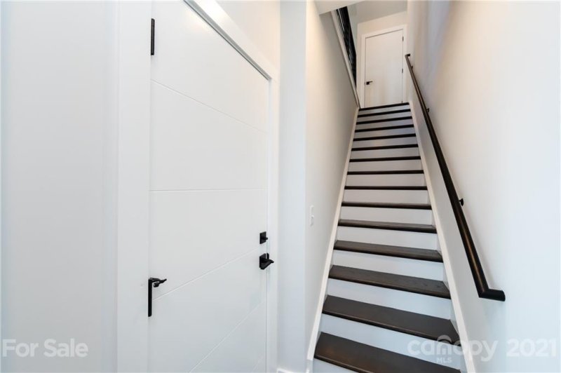 Property image 5 at 1237 Minter Place, Charlotte, NC 28203