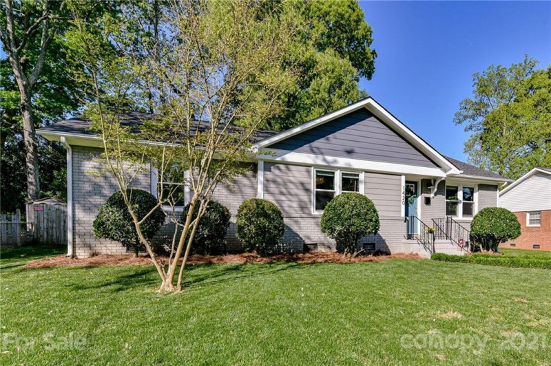 Property image 2 at 1420 Tarrington Avenue, Charlotte, NC 28205