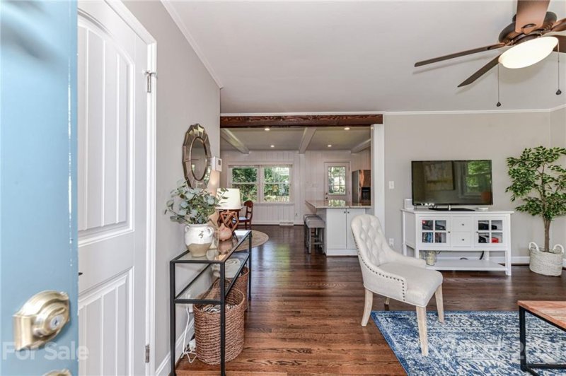 Property image 5 at 1420 Tarrington Avenue, Charlotte, NC 28205