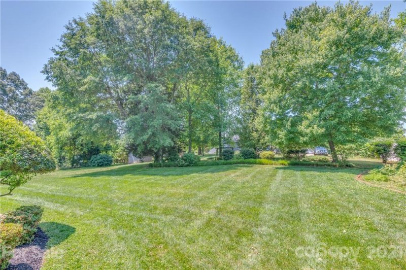 Property image 4 at 301 Knollwood Drive, Forest City, NC 28043