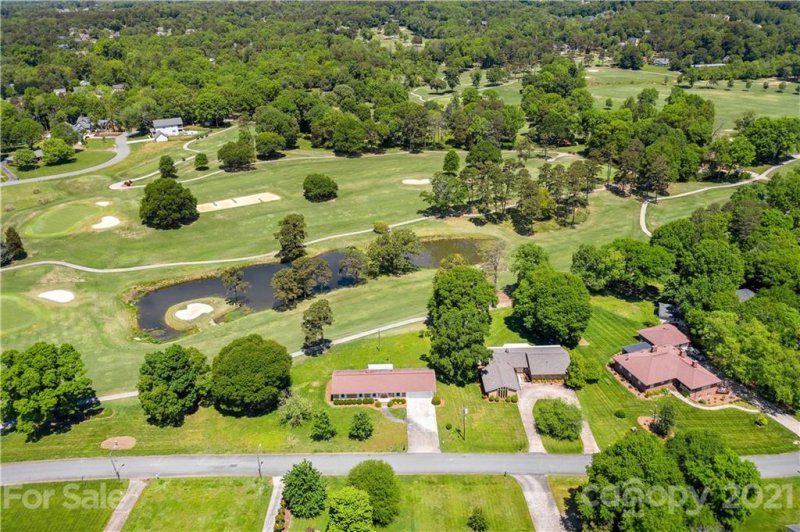 1335 Stoneyridge Drive