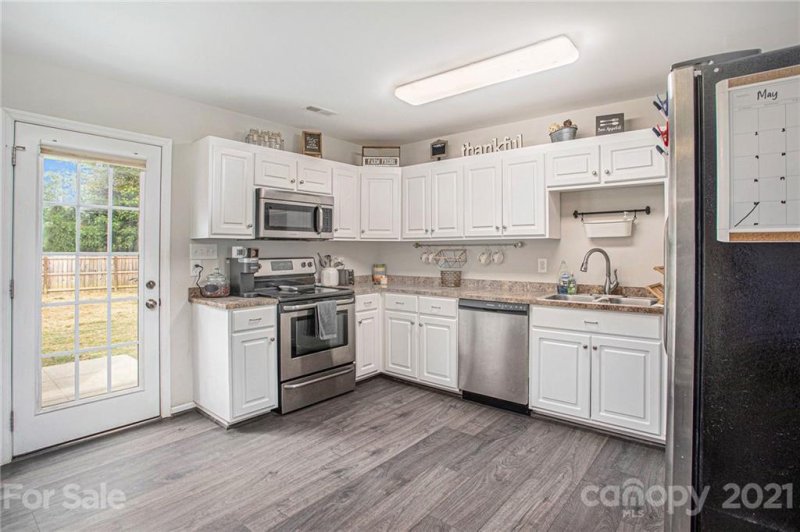 Property image 2 at 5071 Sedgefield Drive, Lancaster, SC 29720