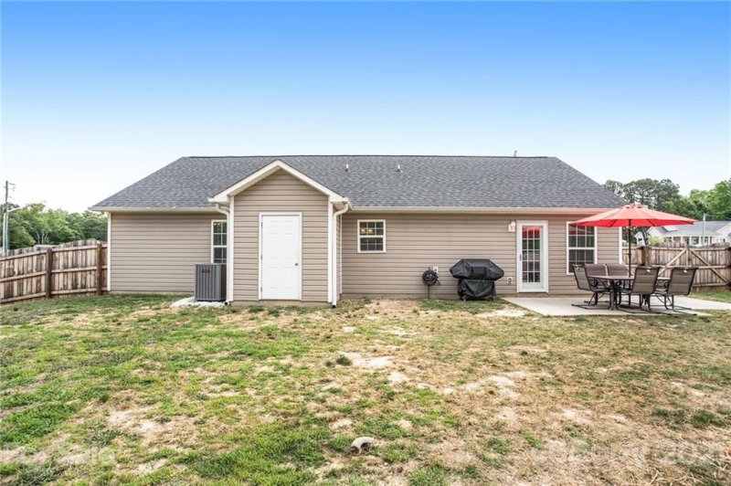 Property image 3 at 5071 Sedgefield Drive, Lancaster, SC 29720