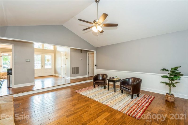 Property image 4 at 5400 Camilla Drive, Charlotte, NC 28226