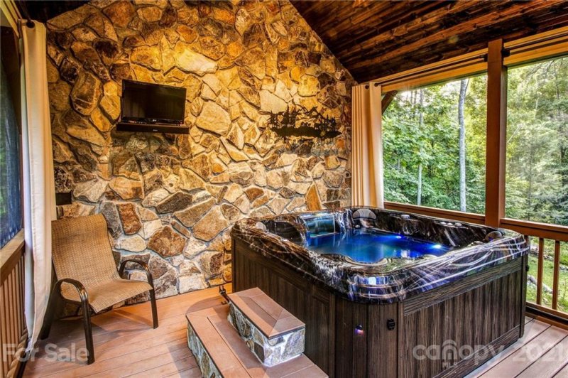 Property image 4 at 280 Bear River Lodge Trail, Marshall, NC 28753