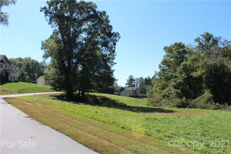 Property image 2 at 160 Almond Branch Drive, Hendersonville, NC 28791