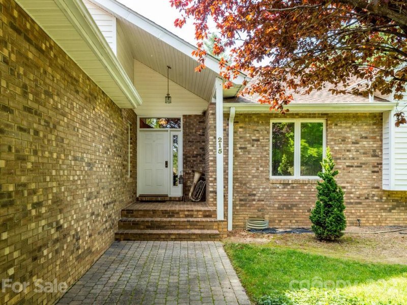 Property image 3 at 215 Vincent Place, Hendersonville, NC 28739