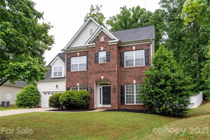 Property image 2 at 628 Ravenglass Drive, Fort Mill, SC 29715