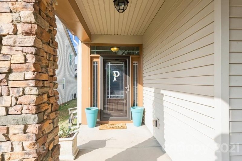 Property image 2 at 7121 Toxaway Lane, Charlotte, NC 28269