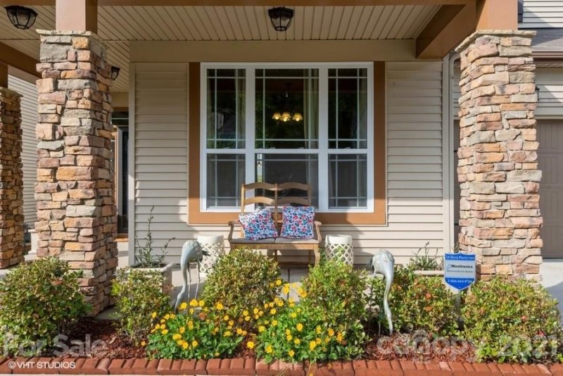 Property image 3 at 7121 Toxaway Lane, Charlotte, NC 28269