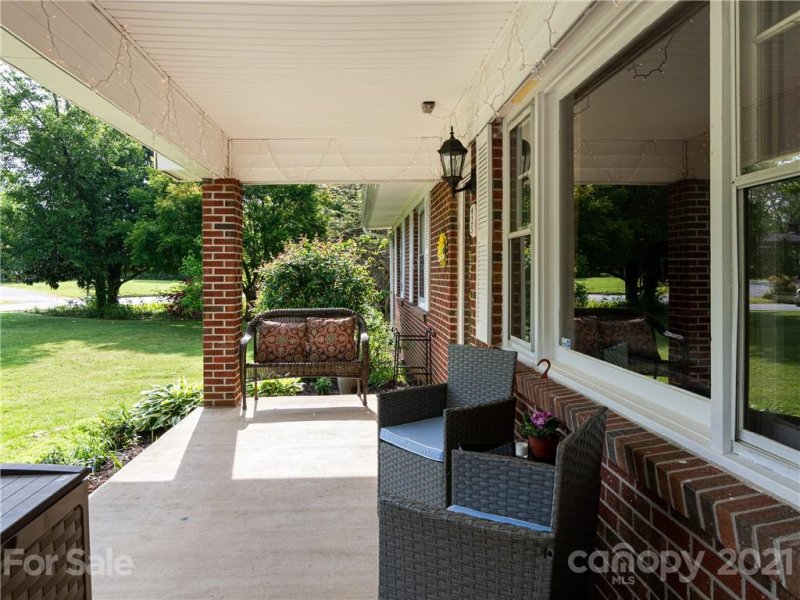 Property image 5 at 425 N Harper Drive, Hendersonville, NC 28791
