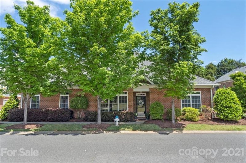 Property image 2 at 302 Shinnecock Lane, Fort Mill, SC 29708