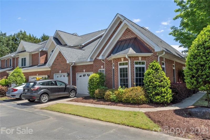 Property image 3 at 302 Shinnecock Lane, Fort Mill, SC 29708