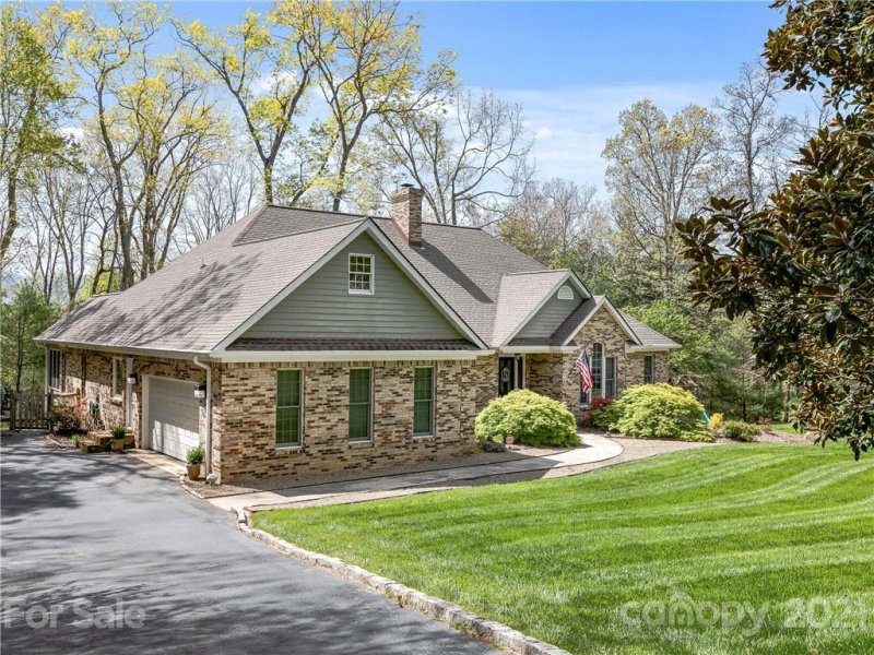 Property image 5 at 2 Thornapple Drive, Hendersonville, NC 28739