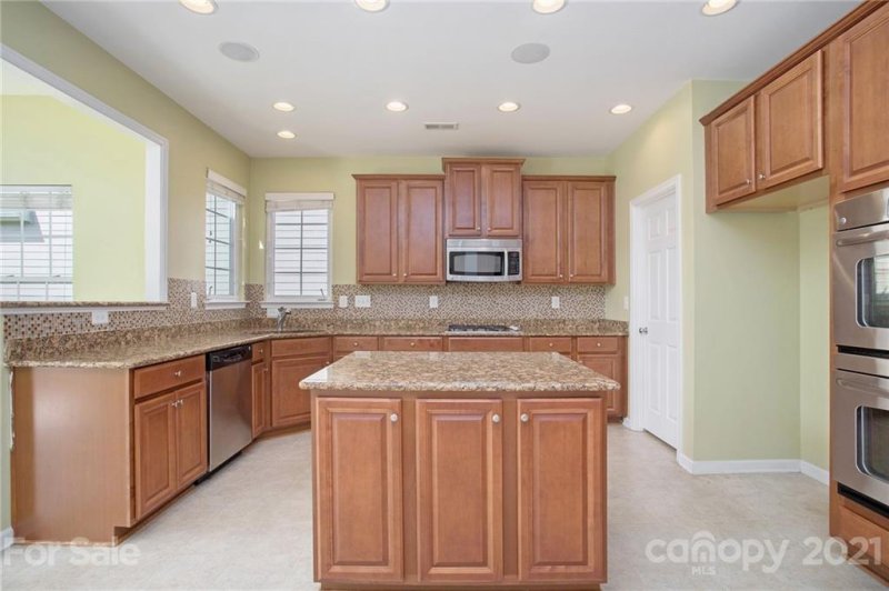 Property image 4 at 10220 Benderloch Drive, Charlotte, NC 28277