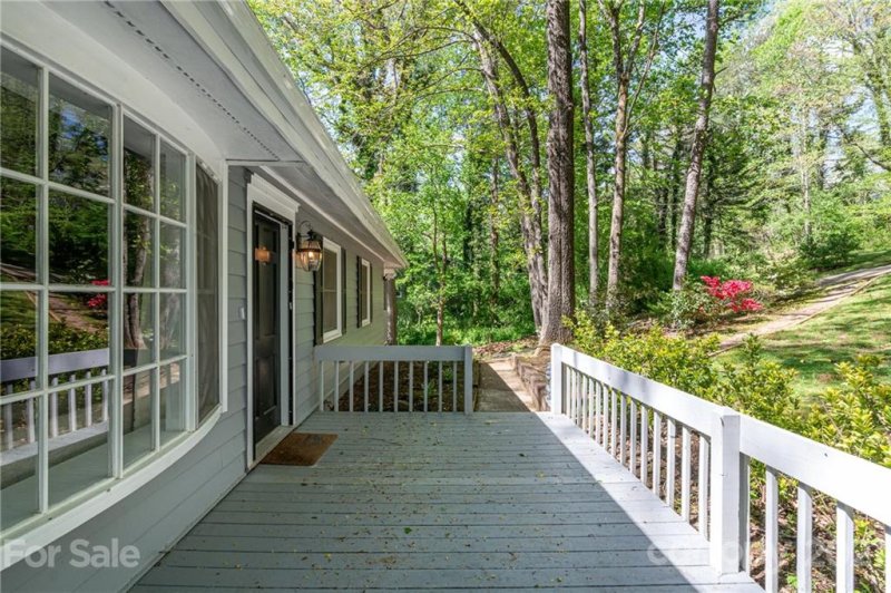 Property image 4 at 19 Springwood Drive, Asheville, NC 28805