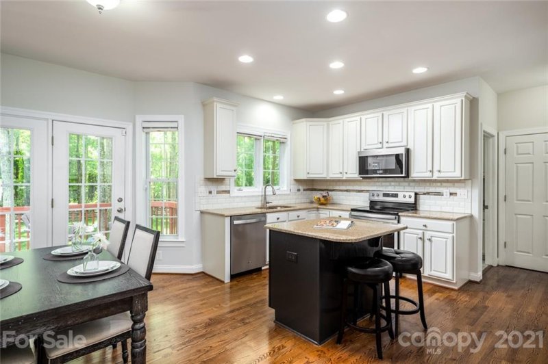 Property image 5 at 10441 Foxdale Court, Charlotte, NC 28277