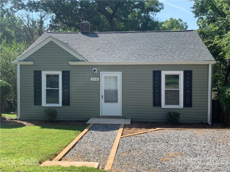 Property image 2 at 710 E Sharpe Street, Statesville, NC 28677