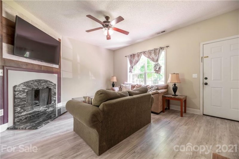 Property image 2 at 714 Berkshire Drive, Statesville, NC 28677